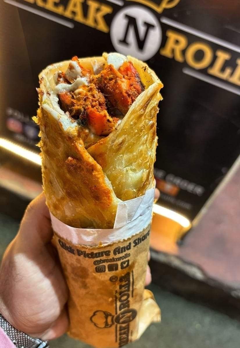Chicken Roll 🟥( Lucknow Zyka )